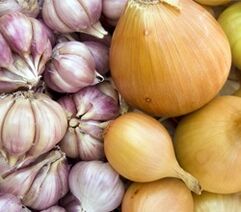 onion and garlic to treat nail fungus